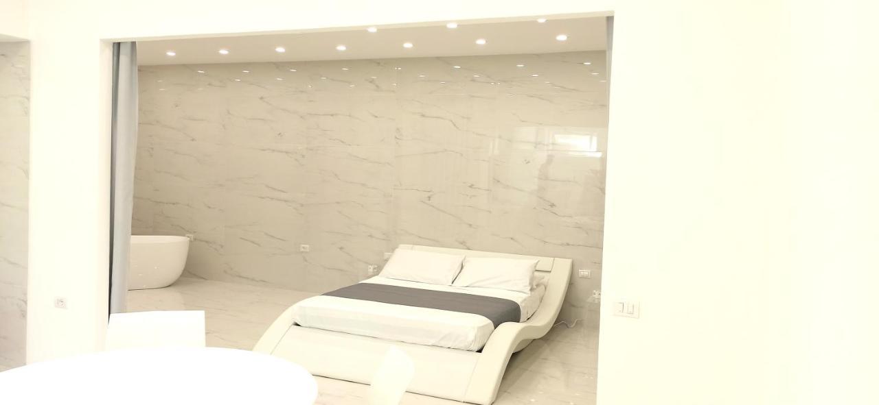 Elegant basement Suite Orosei Buitenkant foto