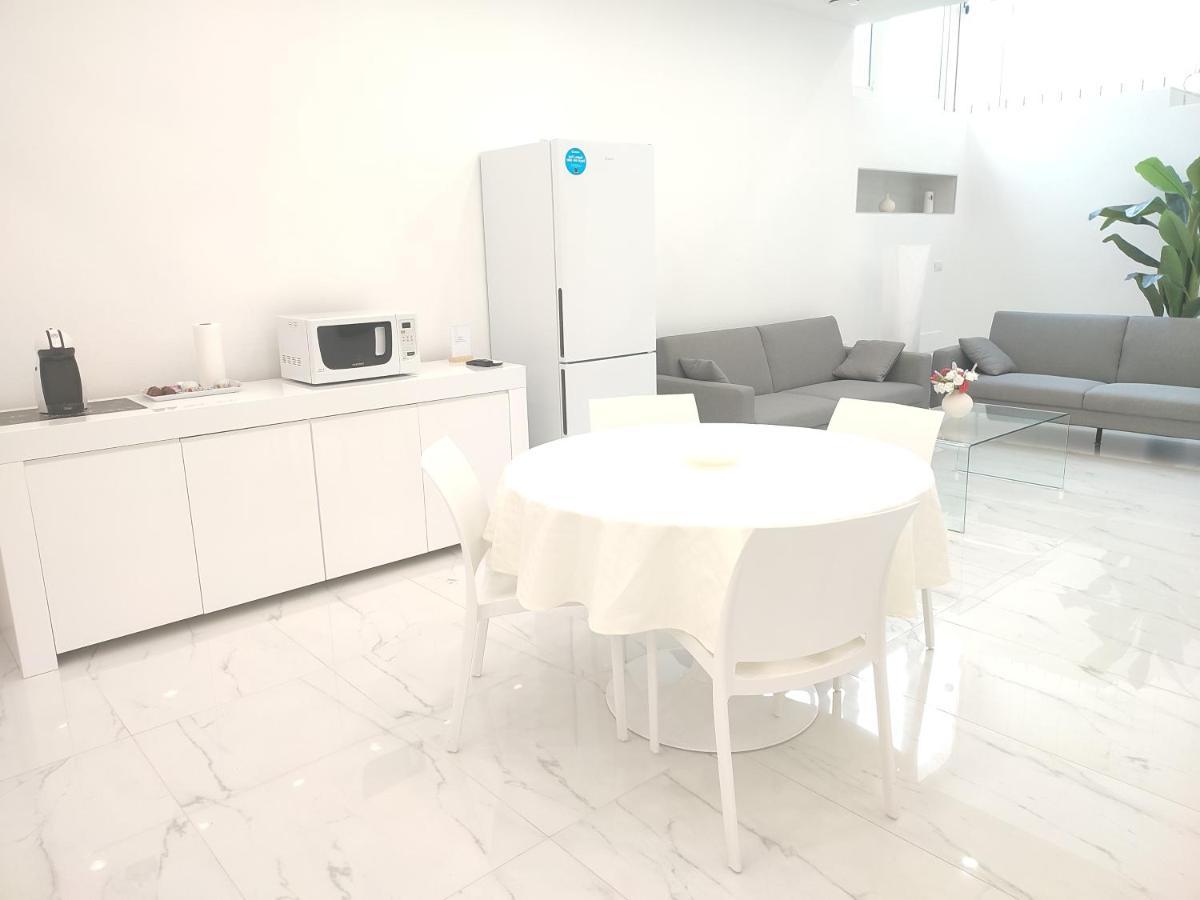 Elegant basement Suite Orosei Buitenkant foto
